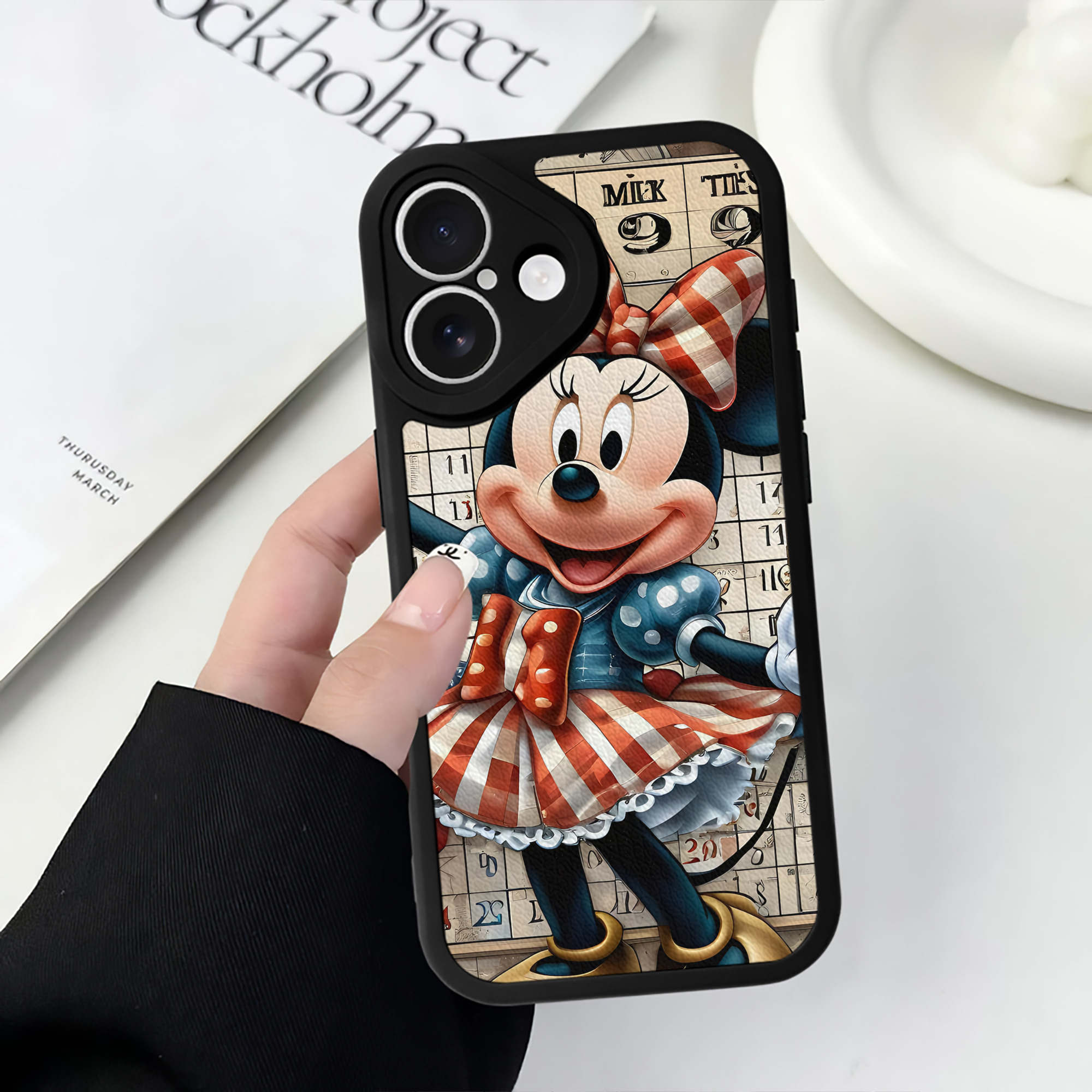 （画像用） ミッキーマウス Mickey Mouse 【iPhone 16シリーズ対応】シリコンスマホケース（レザー調） 材質：シリコン